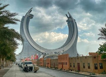 qatar/al-rayyan/attraction/headband-sculpture