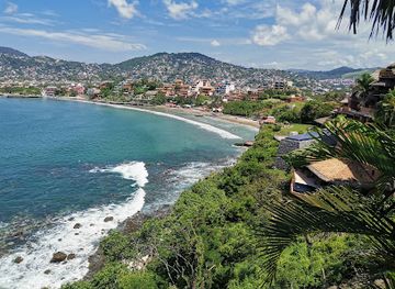 mexico/costa-grande/attraction/bahia-de-zihuatanejo