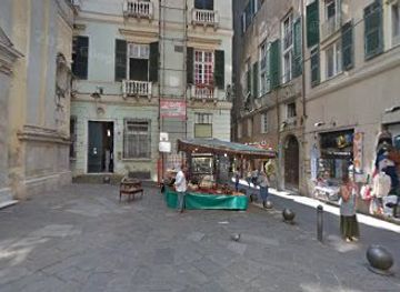 italy/genoa/attraction/piazza-san-luca