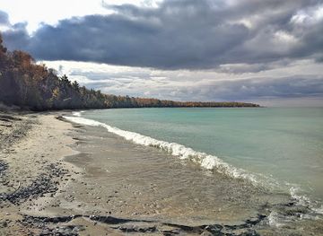 michigan/charlevoix/attraction/fisherman-s-island-state-park