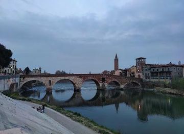 italy/verona/attraction/ponte-pietra