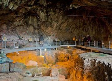 greece/meteora/attraction/theopetra-cave-museum