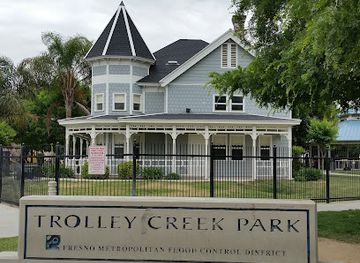 california/central-california/attraction/trolley-creek-park