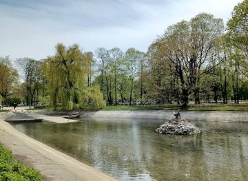 poland/warsaw/attraction/the-boy-and-the-swan