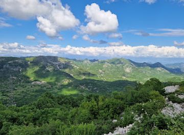 montenegro/durmitor-national-park/attraction/lipa-cave-parking