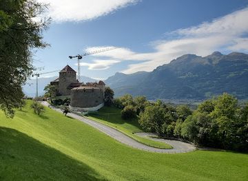 liechtenstein/furstensteig/attraction/schlosswiese