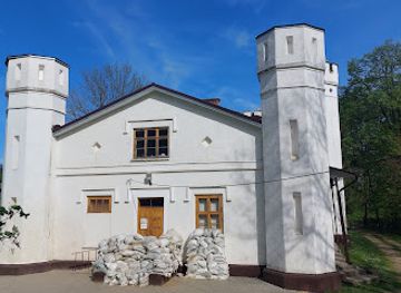 ukraine/tysovets/attraction/palats-mikuli-volchynskykh