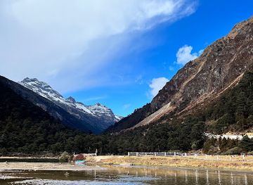 india/tawang/attraction/sangestar-tso-lake-tawang-district-arunachal-pradesh-india
