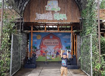 indonesia/west-java/attraction/jendela-alam