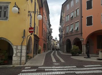 slovenia/gorizia/attraction/statua-di-carlo-michelstaedter