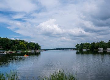 wisconsin/kettle-moraine/attraction/nagawicka-lake