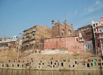 india/varanasi/attraction/panchaganga-ghat