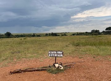 kenya/maasai-mara-national-reserve/attraction/kenya-tz-border-point-maasai-mara