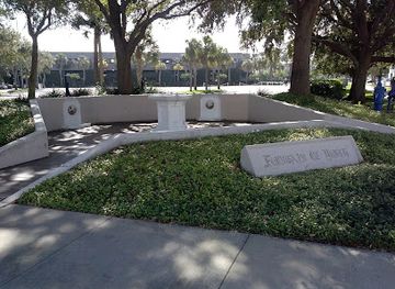 florida/st-petersburg/attraction/the-fountain-of-youth