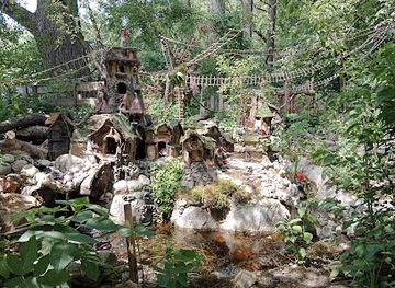 poland/masovia/attraction/dolina-skrzatow-park-skrzacich-opowiesci-figur-i-ekspozycji-rezerwacja-obowiazkowa