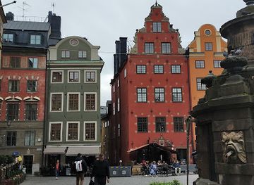 sweden/stockholm/sodermalm/attraction/stockholm-s-narrowest-street-marten-trotzigs-grand