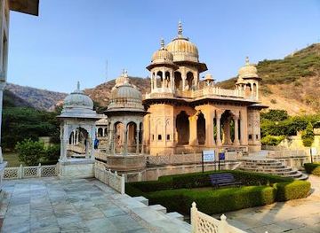 india/jaipur/attraction/gaitor-ki-chhatriyan
