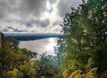missouri/mark-twain-national-forest/attraction/mark-twain-memorial-lighthouse