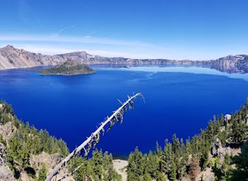 oregon/crater-lake-national-park/attraction/steel-visitor-center