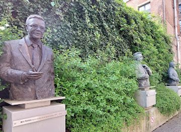 belgium/leuven/attraction/standbeeld-gaston-geens