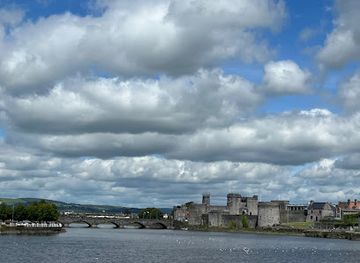 ireland/county-limerick/attraction/the-three-bridges-walking-route