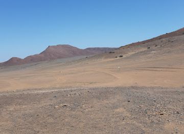 namibia/namib-desert/attraction/messum-crater