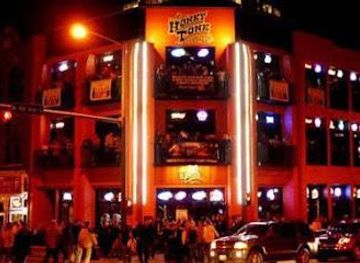 north-carolina/hendersonville/attraction/honky-tonk-central