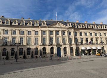 france/paris/louvre-tuileries/attraction/christmas-decor