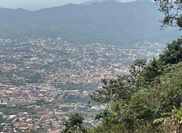 ghana/kwahu/attraction/odweanoma-paragliding-field