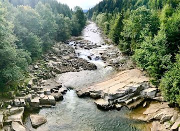 ukraine/pylypets/attraction/mizunski-waterfalls