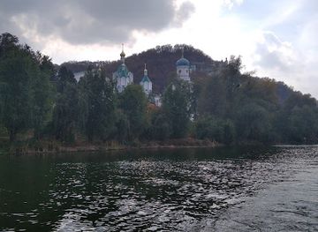 ukraine/seversky-donets-river/attraction/dub-patriarch-na-ekologicheskoy-trope