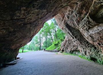 latvia/sigulda/attraction/gutman-s-cave