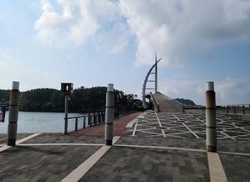 south-korea/jeju-island/attraction/saeseom-island-saeyeongyo-bridge