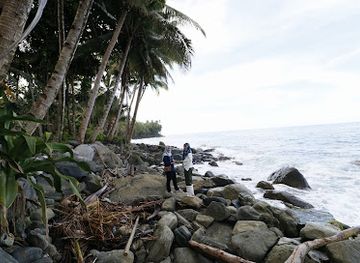 indonesia/papua/attraction/pantai-doromena
