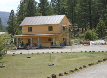 utah/dixie-national-forest/attraction/blue-springs-lodge