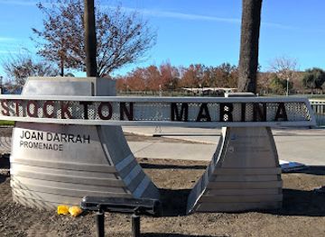 california/stockton/attraction/joan-darrah-promenade