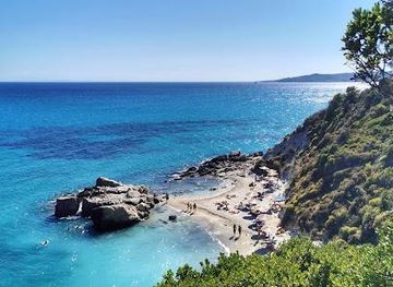 greece/zakynthos/attraction/xigia-sulfur-beaches