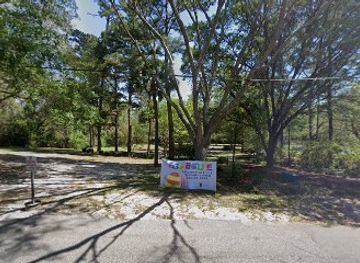 south-carolina/summerville/attraction/follow-the-leader-sculpture-in-the-south