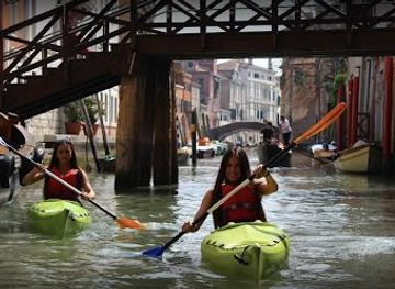 italy/venice/attraction/real-venetian-kayak-kayak-tours-in-venice