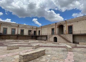 mexico/san-miguel-de-allende/attraction/escuela-modelo