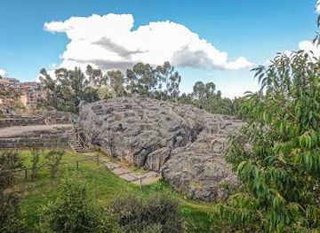 peru/cusco/attraction/q-enco-archaeological-complex