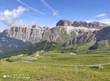 italy/val-di-fassa/attraction/dolomiti-ski-tour