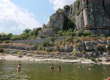 france/ardèche-gorges/attraction/museum-de-l-ardeche-fossiles-et-dinosaures-musee-et-activites