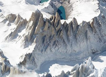 argentina/torres-del-paine-national-park/attraction/sitio-natural-cordillera-del-chalten