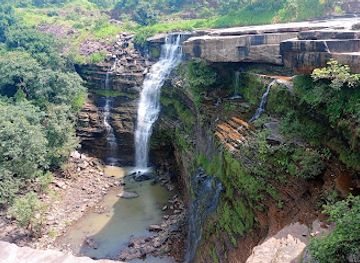 india/central-india/attraction/pawai-water-fall