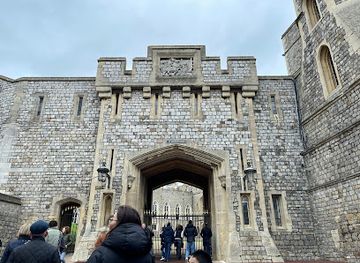 united-kingdom/windsor/landmark/soldier-s-statue