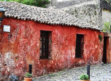 uruguay/colonia-del-sacramento/attraction/gallery-of-sighs