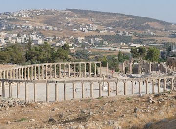 jordan/jerash/attraction/arch-of-hadrian