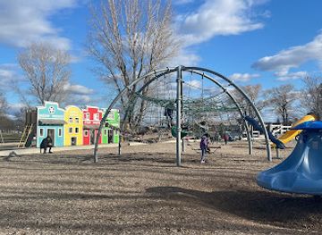 canada/ottawa/attraction/mooney-s-bay-park-and-beach