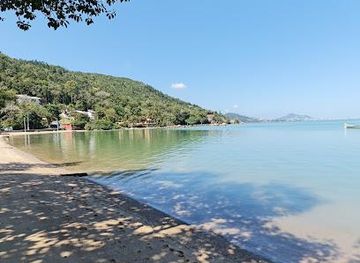 brazil/florianopolis/attraction/praia-do-sambaqui